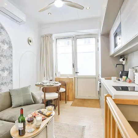 Apartment New! Le Venitien, Parisian Getaway, Sacre-coeur