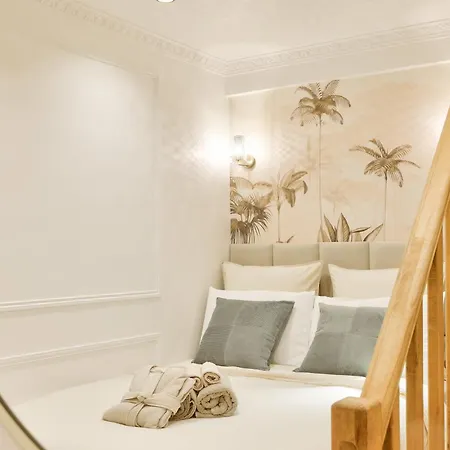Apartment New! Le Venitien, Parisian Getaway, Sacre-coeur Paris