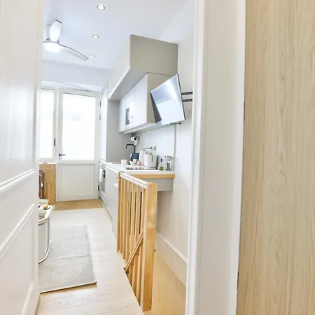 New! Le Venitien, Parisian Getaway, Sacre-coeur Paris