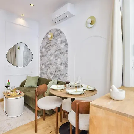 Apartment New! Le Venitien, Parisian Getaway, Sacre-coeur Paris