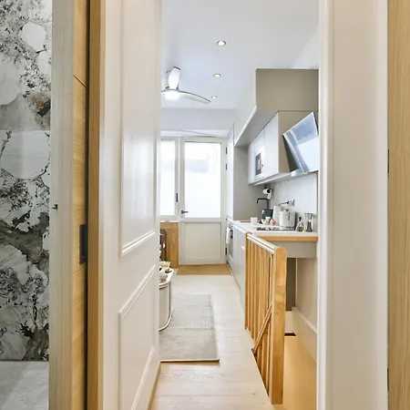 New! Le Venitien, Parisian Getaway, Sacre-coeur