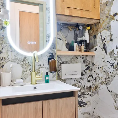 New! Le Venitien, Parisian Getaway, Sacre-coeur Apartment *