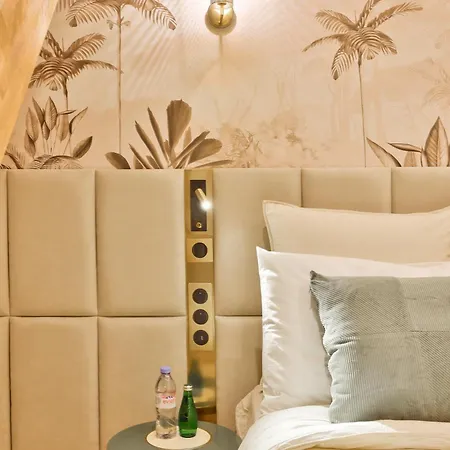 Apartment New! Le Venitien, Parisian Getaway, Sacre-coeur *