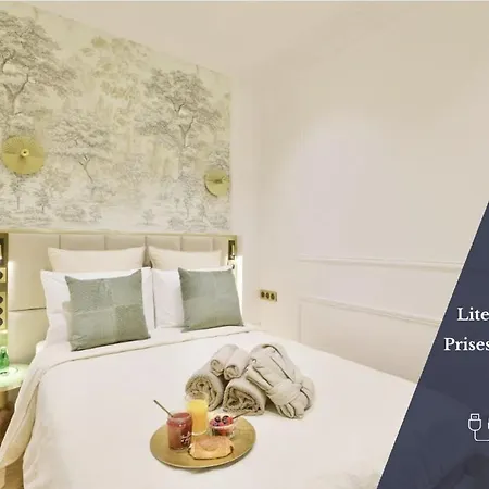 Apartment New! Le Venitien, Parisian Getaway, Sacre-coeur Paris